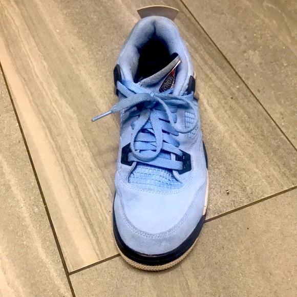 Jordan retro 4’s - Picture 3 of 5